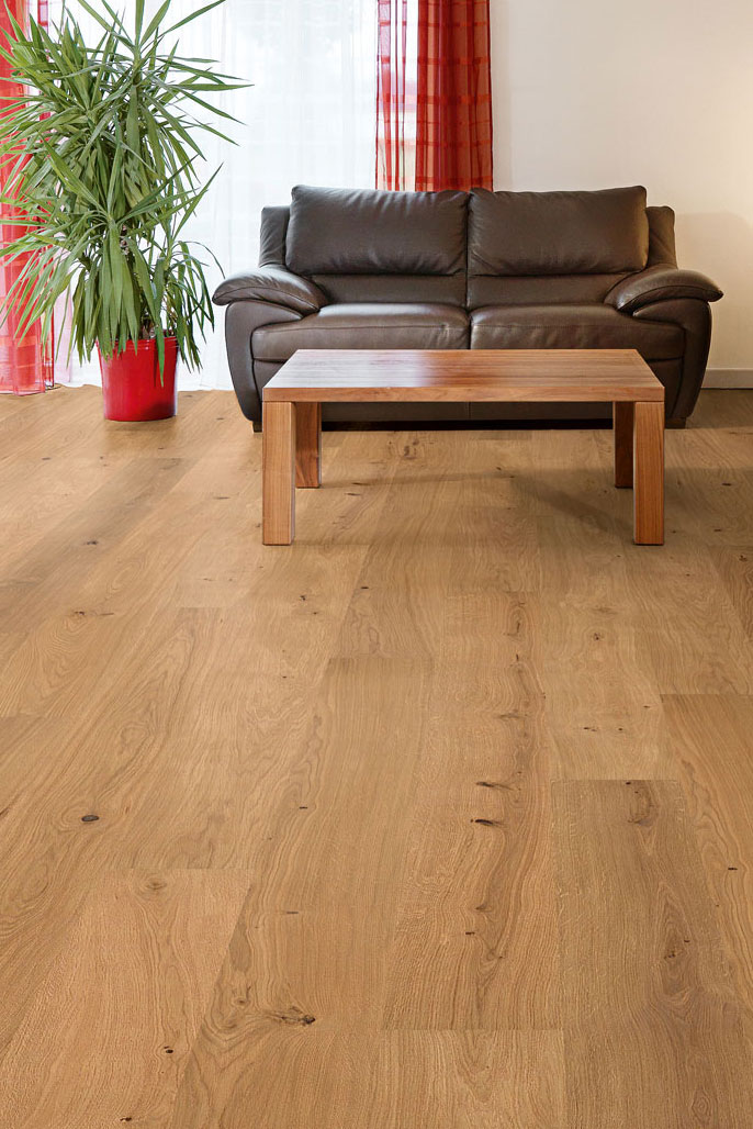 Landhausdiele Eiche Brushed protect im Wohnzimmer