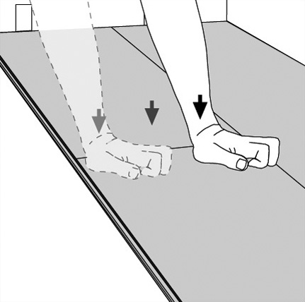 Schritt 5 Stirnkante absichern Stirnkanten der Parkettdielen exakt versiegeln