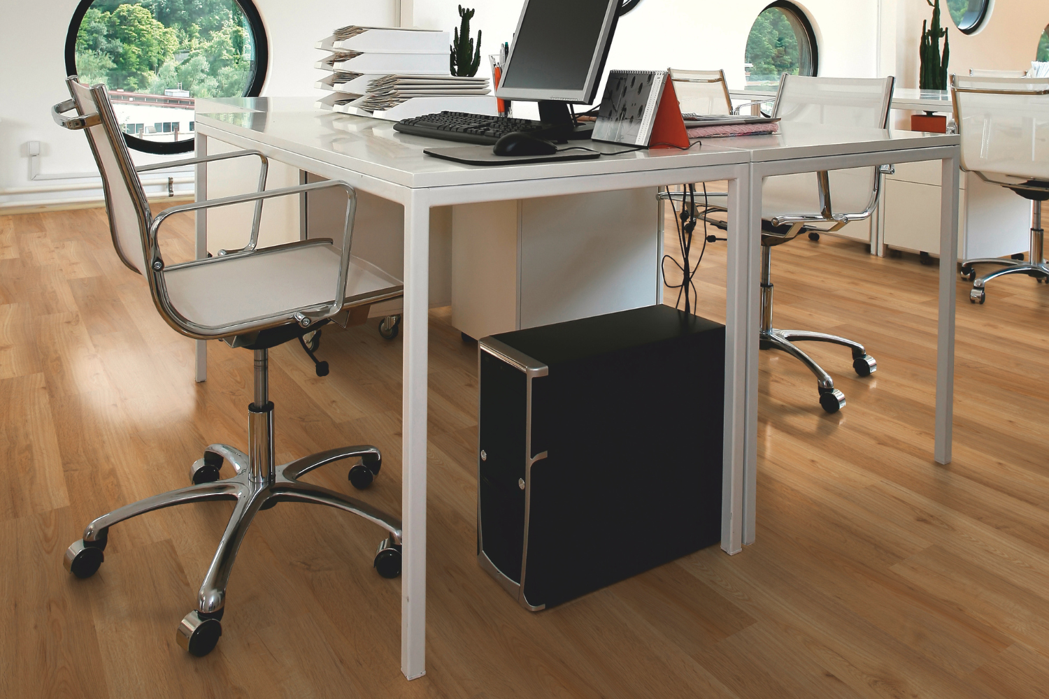 Vinylboden Eiche Rotbraun im Büro