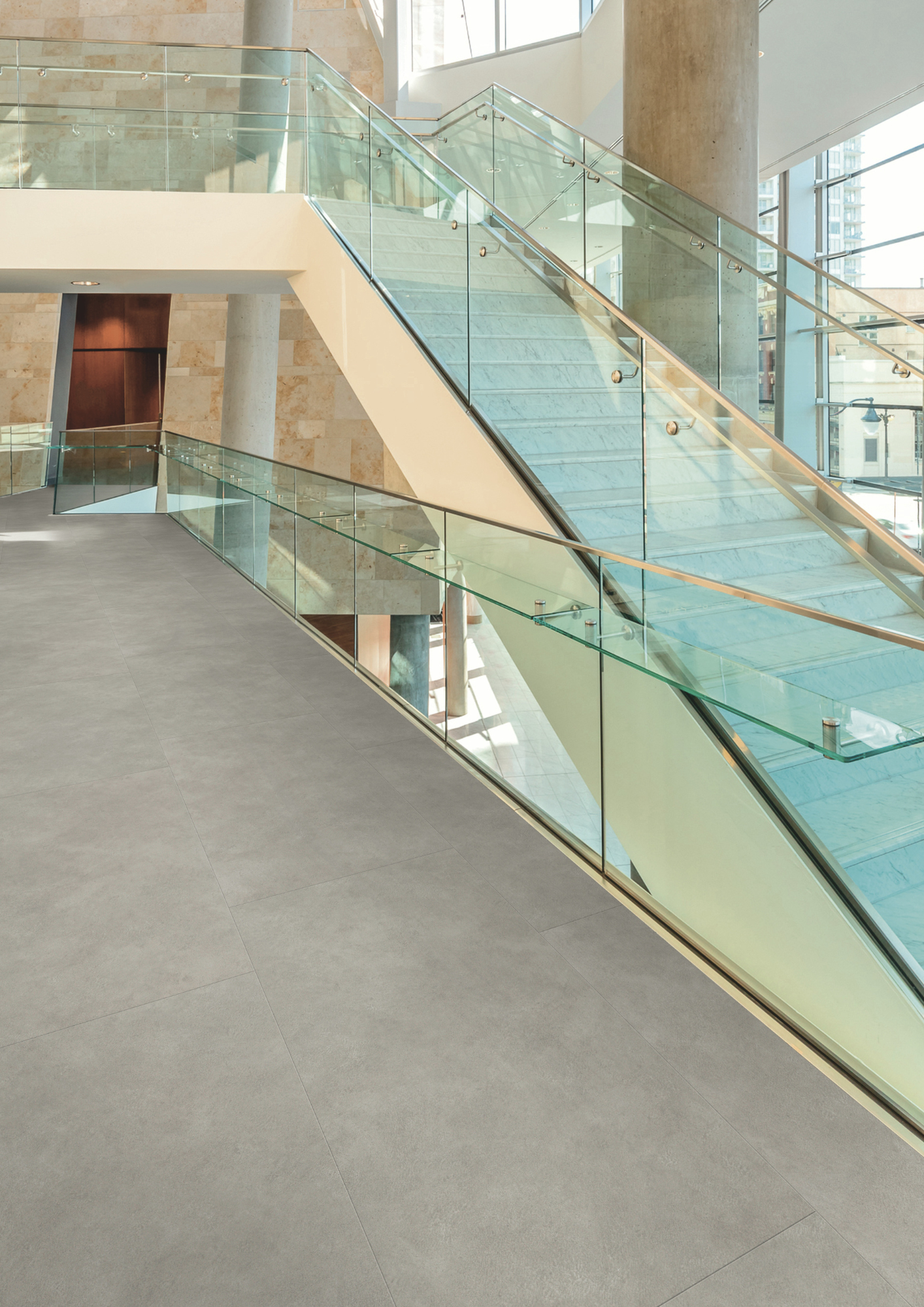 Vinylboden Sandstein Lichtgrau im Büro