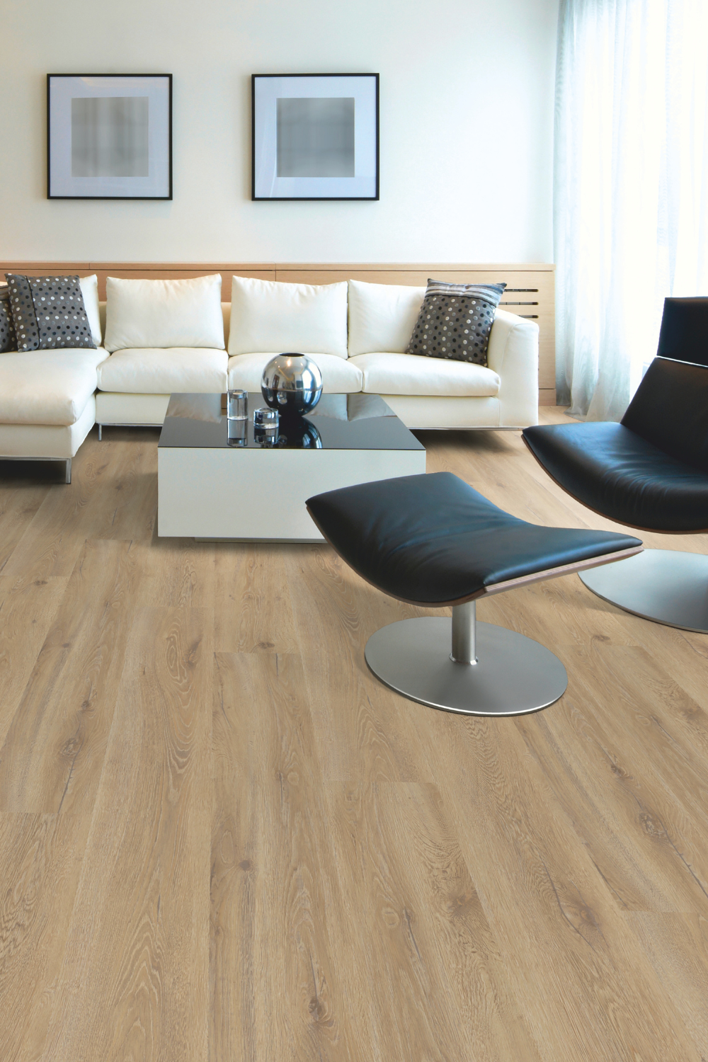 Classic Vinylboden als Landhausdiele aus Erdnusseiche im Wohnzimmer Classic Vinylboden als Landhausdiele aus Erdnusseiche im Wohnzimmer