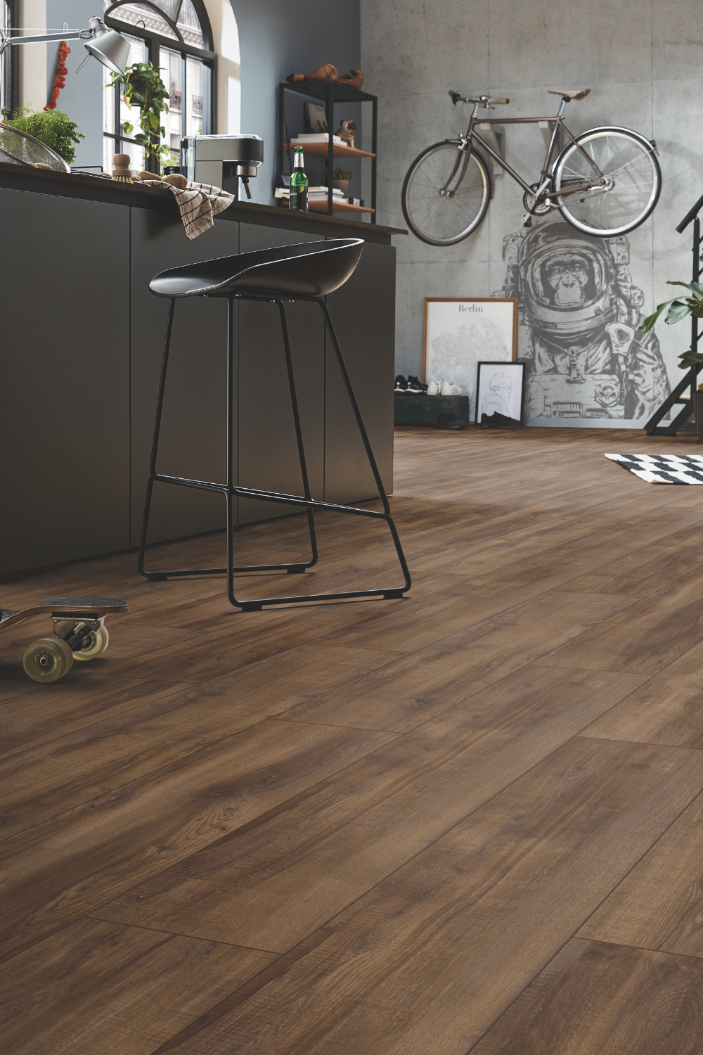 Laminatboden Eiche Dark Coffee im Wohnzimmer